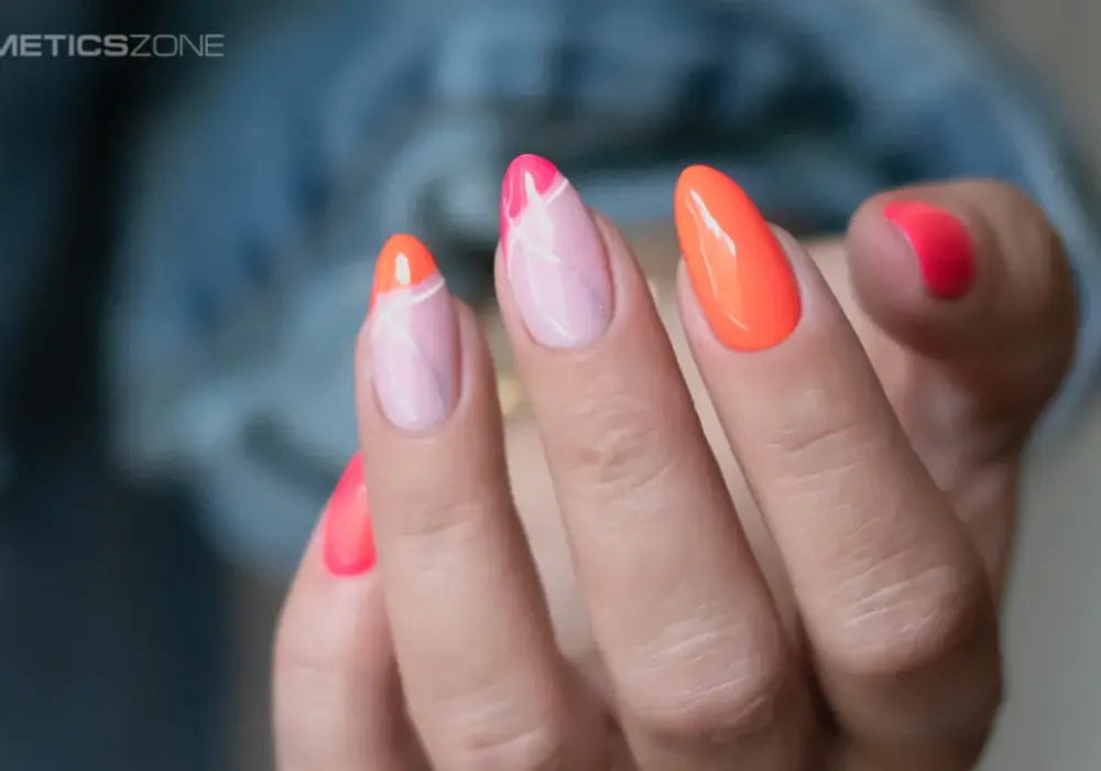 Kolorowe lakiery hybrydowe we french manicure - poznaj letni trend stylistek