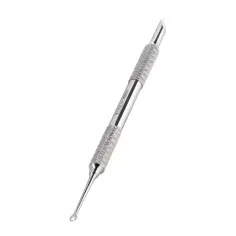 Metalowe kopytko do skórek z precyzyjną końcówką i antypoślizgowym uchwytem. Idealne do profesjonalnego manicure.
