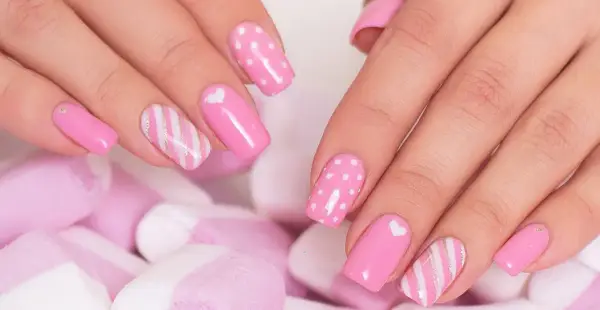 Manicure hybrydowy krótkie paznokcie: Inspiracje i triki na wydłużenie