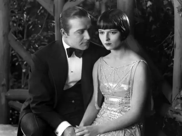 Fryzury z lat 20.: Jak zrobić fale i boba w stylu Gatsby'ego?